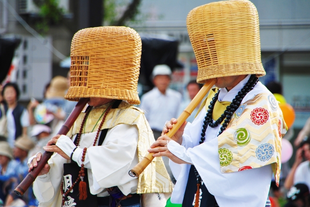 虚無僧」って何者？時代劇のイメージはどこまで正しい？その由来や消え