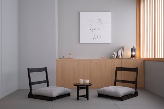 座椅子のある暮らし。奈良の老舗・中川政七商店がカリモク家具と協業