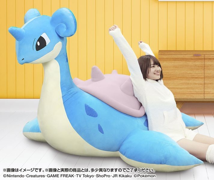 ポケモン の人気キャラが大型クッションに 全高1 2m ラプラス 18年3月15日 エキサイトニュース