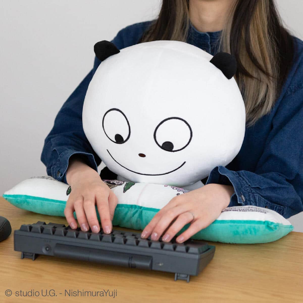 にしむらゆうじ スタジオUG ごきげんぱんだ EDWIN コラボ ぬいぐるみ クリエイター・にしむらゆうじとコラボ PCクッション「ごきげんぱんだ