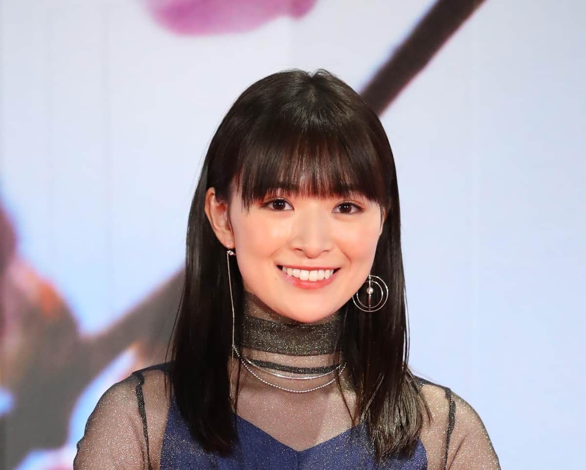 仲間由紀恵のセーラー服姿かと ちむどんどん 若い時の優子 優希美青 が ドンピシャ 22年7月日 エキサイトニュース