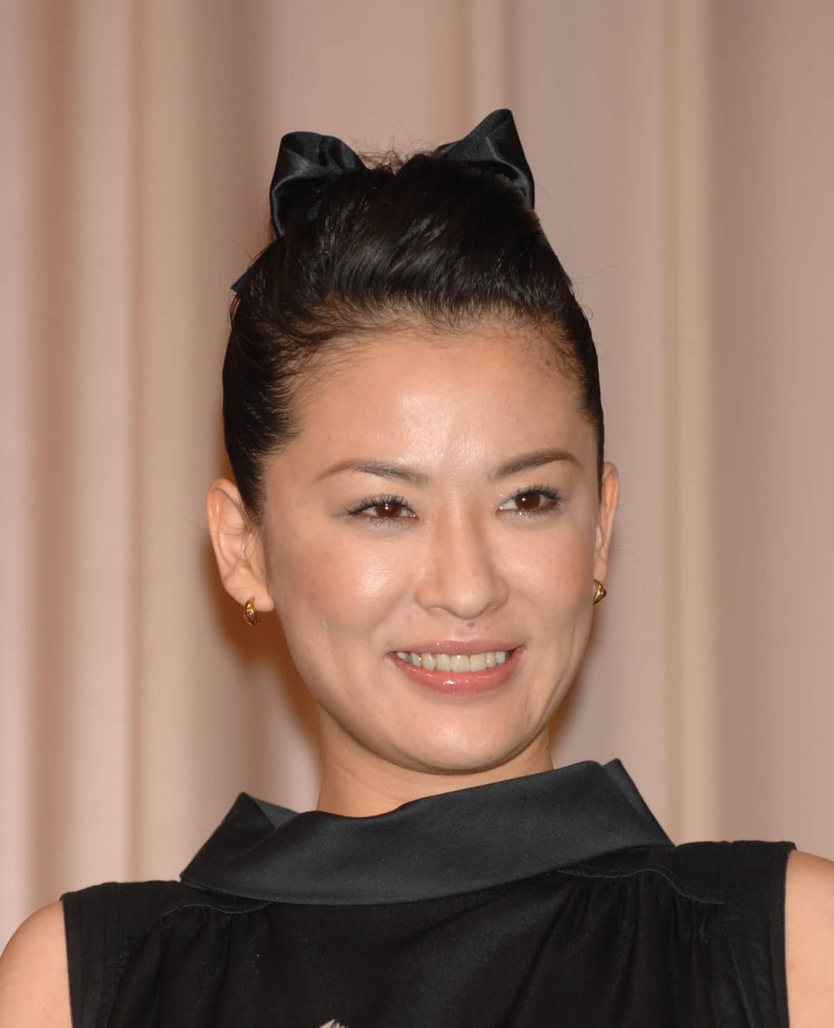 相棒 美和子 鈴木砂羽 も キター 亀山薫の妻 復帰にファン歓喜 22年8月2日 エキサイトニュース