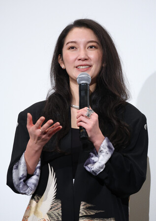 大野詩織さんしーいちゃんブラック完全遮光マスク 伊藤詩織さん監督映画、日本で初公開＝「Black Box