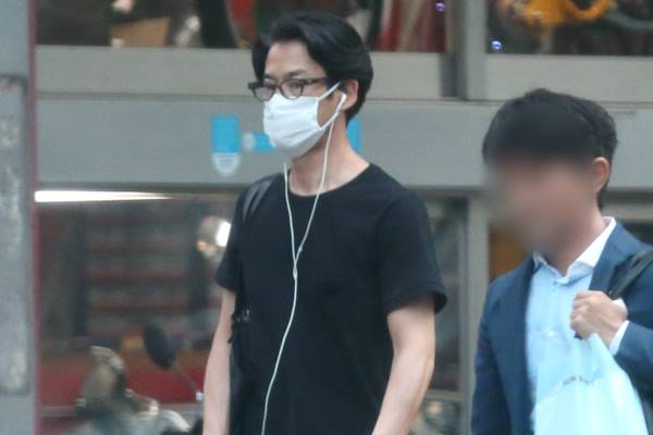 竹野内豊 惣菜店3軒はしご 猛暑日にみせた まるで主夫 姿 18年8月1日 エキサイトニュース