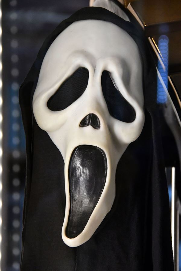 スクリーム のマスクをつけた武装強盗の情報にfbiが報奨金 年2月4日 エキサイトニュース