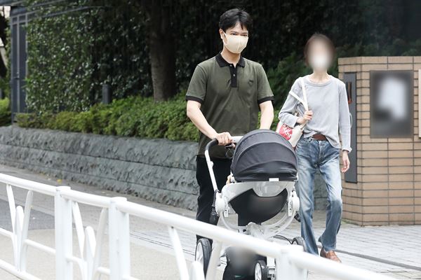 堺雅人 半沢 支えた妻へ恩返し 菅野美穂復帰のため仕事調整 年9月28日 エキサイトニュース