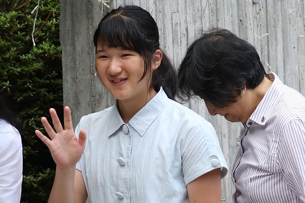 愛子さまの私服に変化 歳を前に ワンピースから卒業 21年6月17日 エキサイトニュース