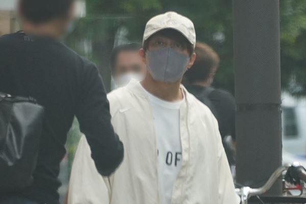 西川貴教 ボディビル大会連覇の下準備 ナイキ買い込む マッチョ な買い物姿 21年10月22日 エキサイトニュース