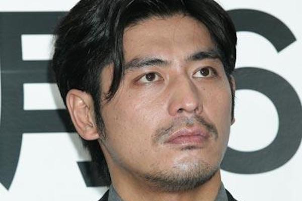 坂口憲二 難病での無期限活動休止に 回復 を待望する声 18年4月1日 エキサイトニュース