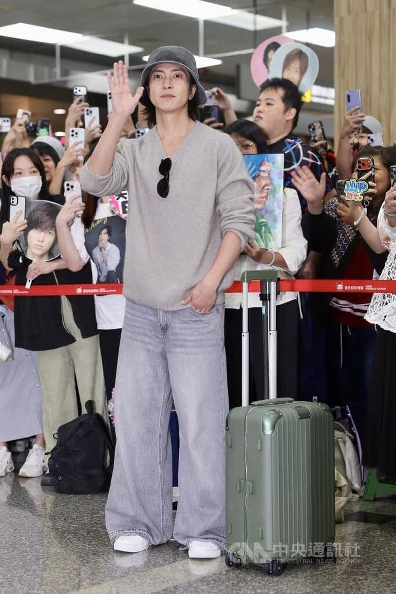 山下智久が台湾訪問 空港にファン700人 人気歌手ジェイ・チョウとの