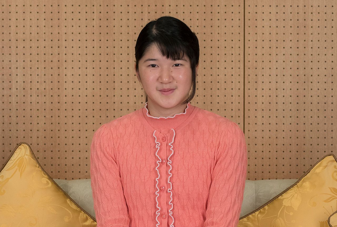 愛子さまがふっくら 12月1日にお誕生日を迎えられて16歳に 17年12月6日 エキサイトニュース