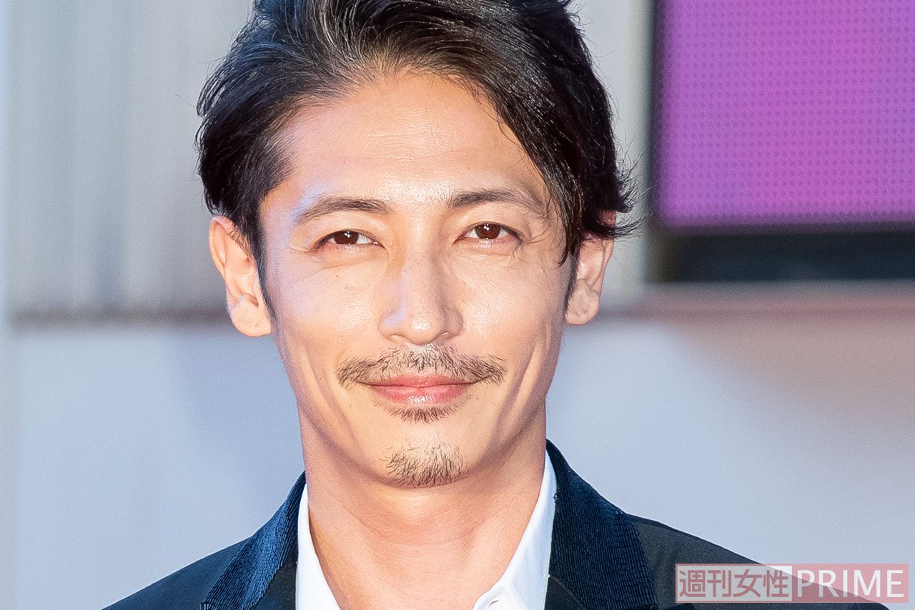 玉木宏が結婚報道後 初の公の場 人さし指には輝く指輪が 18年7月3日 エキサイトニュース