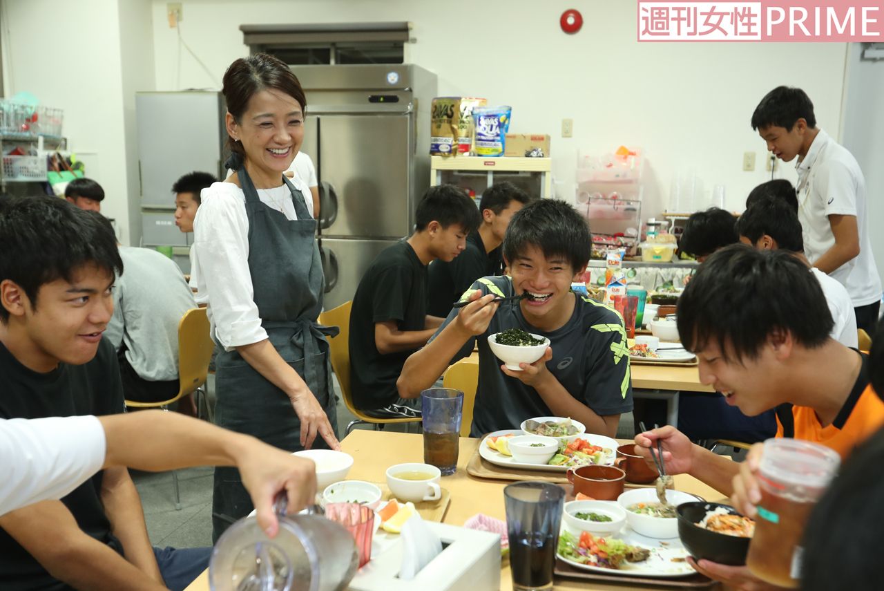 イニエスタ 大谷翔平もほっこり 美人寮母がひと皿に込めるアスリートへの熱き思い 18年12月10日 エキサイトニュース