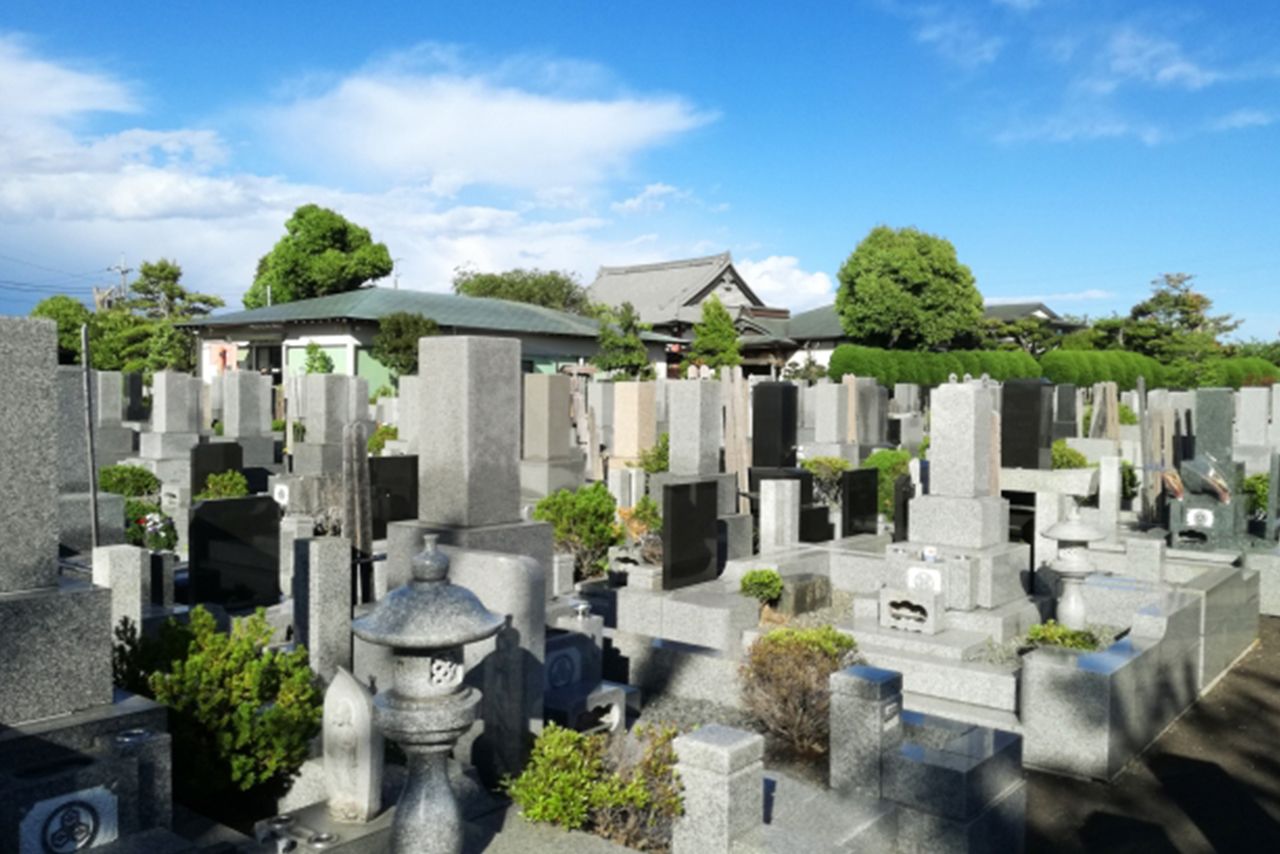お寺から離檀料請求、墓参りに行ったら墓石がない！「墓じまい」トラブル事件簿 (2021年8月26日) - Vimarsana News