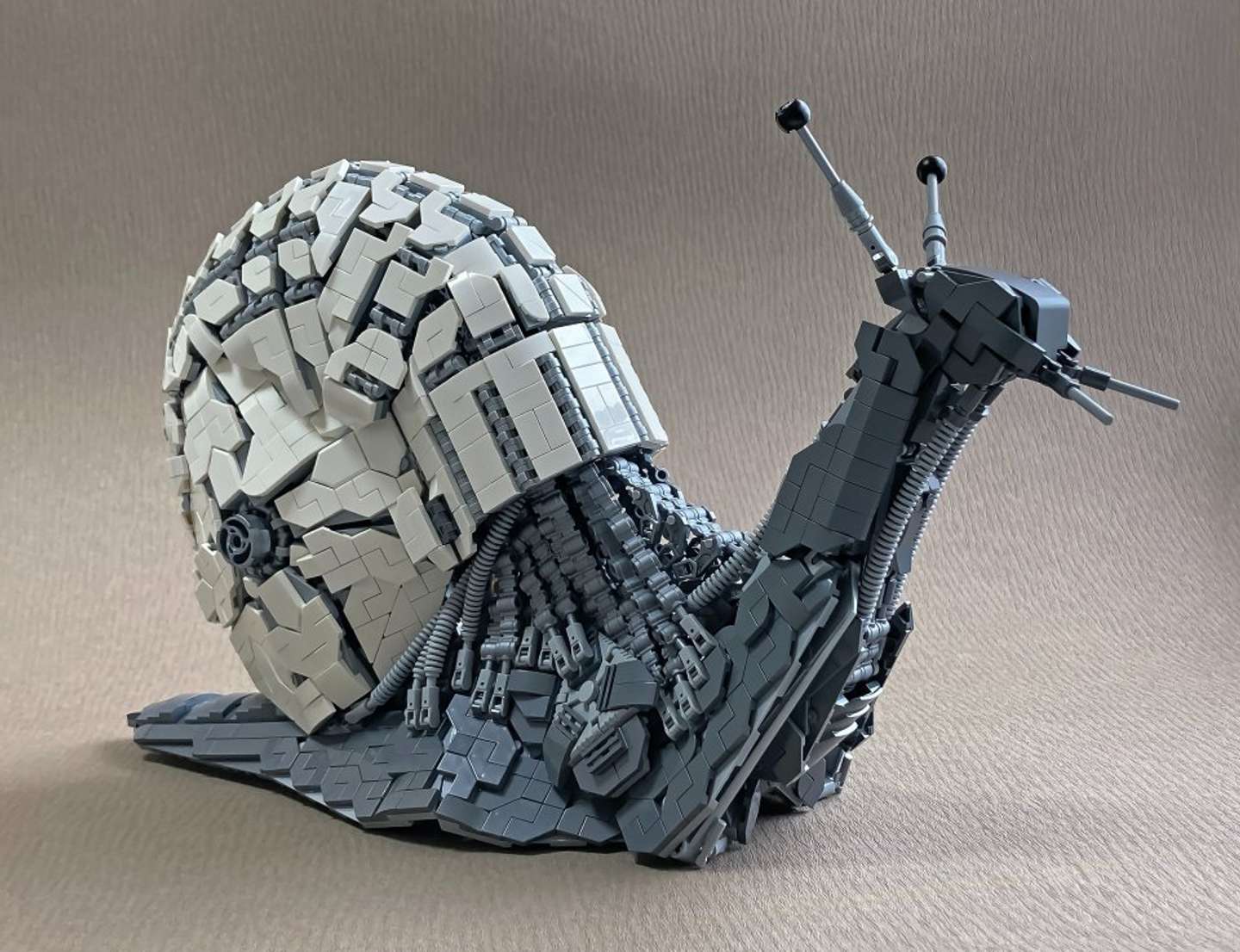 これがレゴ製 だと Sf映画に出てきそうな キカイな生物たち に反響 作者にこだわりを聞く 22年5月9日 エキサイトニュース