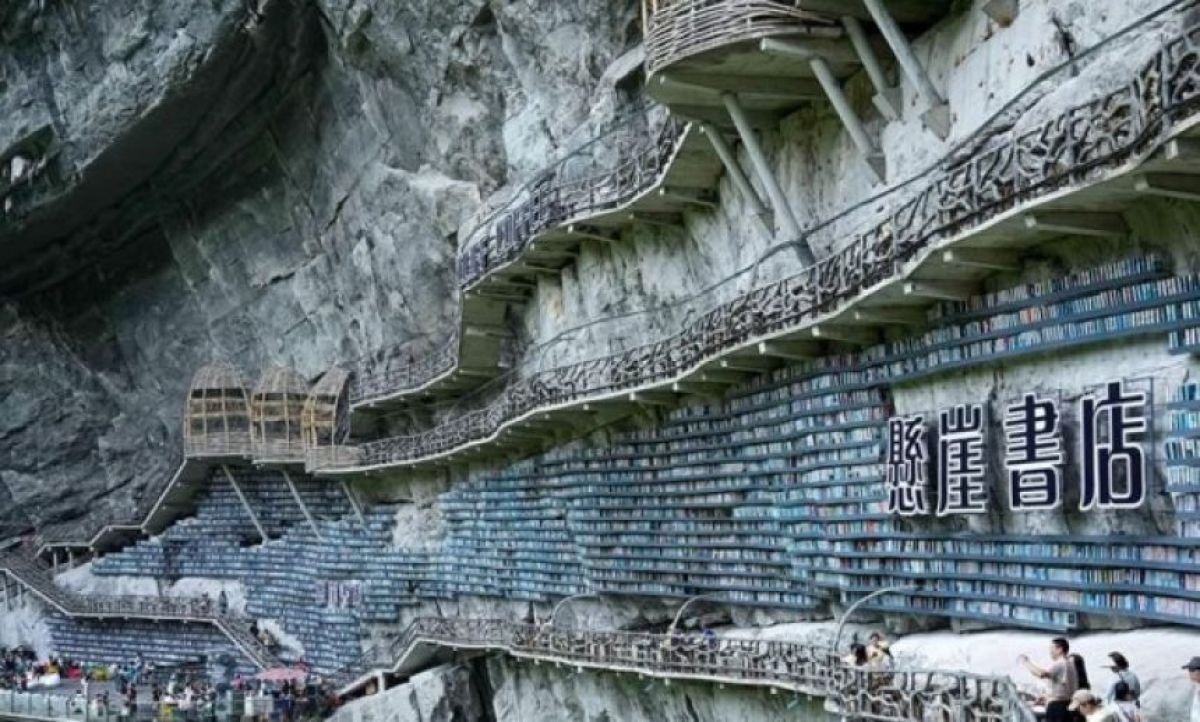 断崖絶壁屋 ドキドキする本屋。断崖絶壁にオープンした書店が人気スポットに（中国