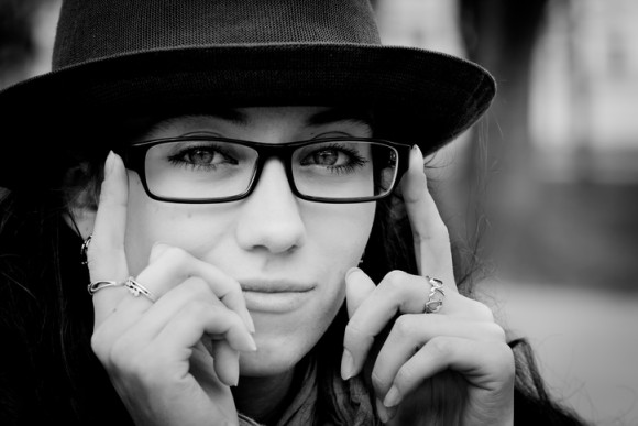 メガネをかけていると知的に見えるが 実際に視力が低い人は頭が良い可能性があるという研究結果 英研究 18年6月7日 エキサイトニュース