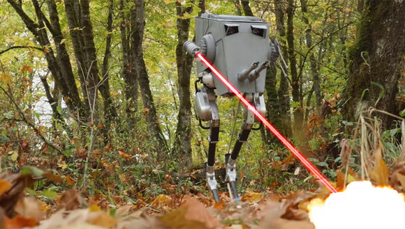 ダチョウの脚がモチーフの美脚二足歩行ロボット キャッシー がスターウォーズのat Stのコスプレ姿を披露していた 18年11月日 エキサイトニュース