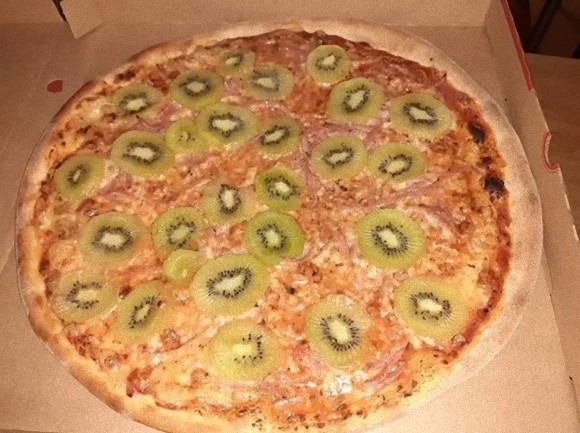 ハワイアンピザの進化版 キウイピザ がデンマークで販売されていたことに関してネットがざわつく 年1月16日 エキサイトニュース