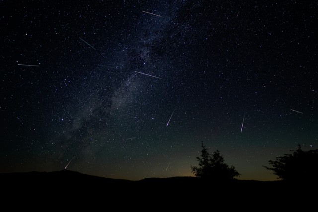 ペルセウス座流星群は8月12日夜がクライマックス 願い事をたくさん用意して空を見上げよう 年8月11日 エキサイトニュース