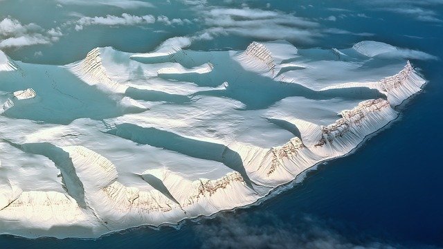 スウェイツ氷河前の海底の 3D 画像
