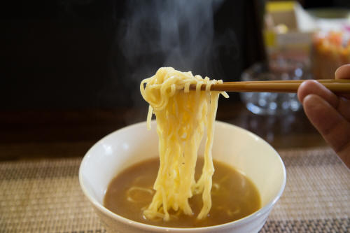 本格ラーメン店を装って最先端の袋麺 マルちゃん正麺 を出したら どんな感想が飛び出すのか 試してみた結果 15年8月7日 エキサイトニュース