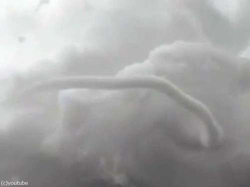 メキシコで 悪魔のしっぽ と呼ばれる珍しい竜巻が観測される 動画 17年6月4日 エキサイトニュース