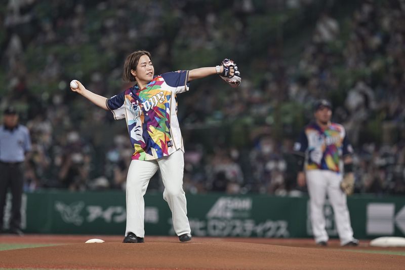 45キロ減 のゆりやんが初の始球式で 調子乗っちゃって 中川家 礼二は 特別ユニフォーム 2021年7月20日 エキサイトニュース