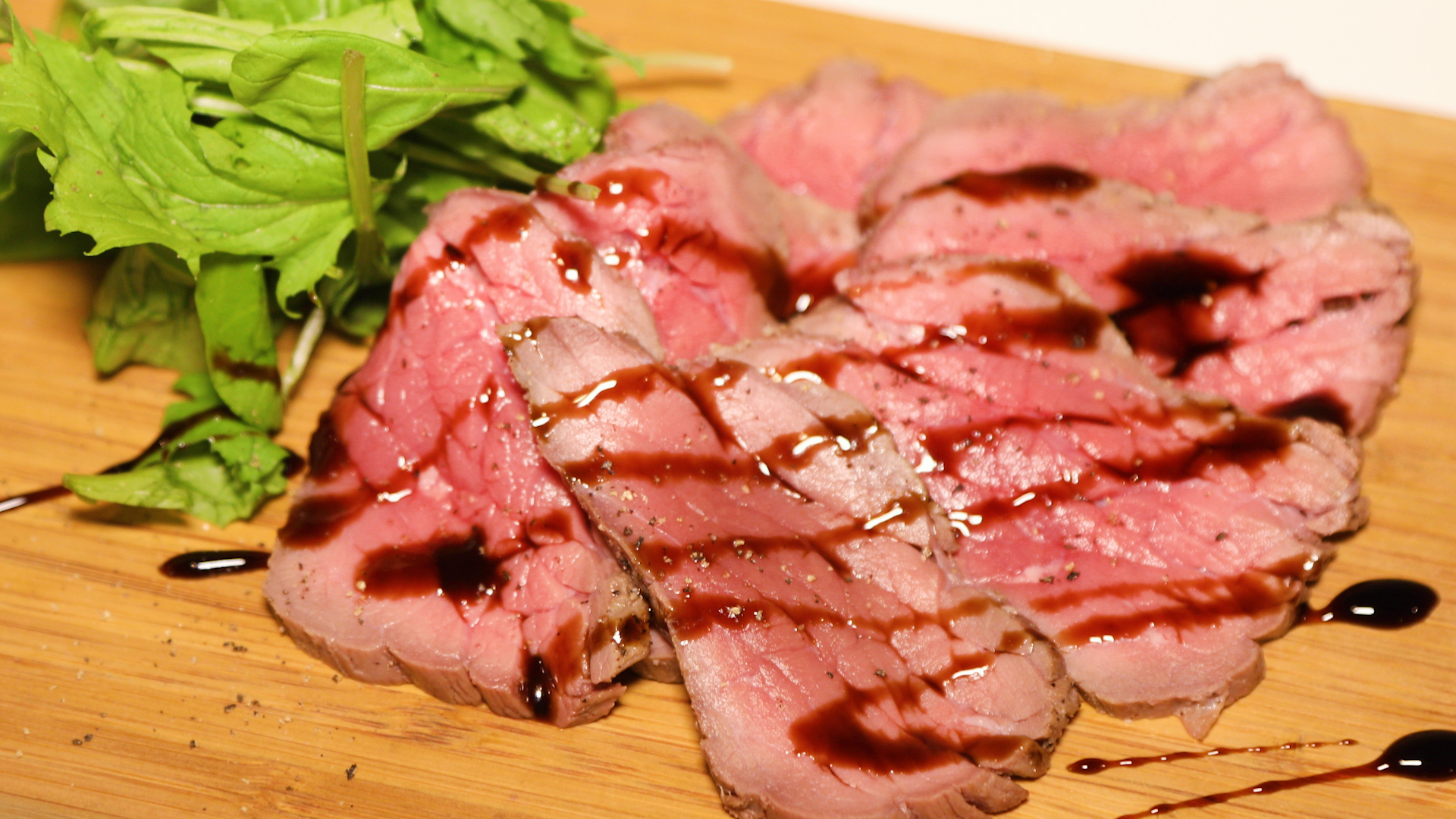 旨味たっぷり厳選肉料理を食べ比べ 朝まで飲めるおしゃれ肉バル ローリエプレス