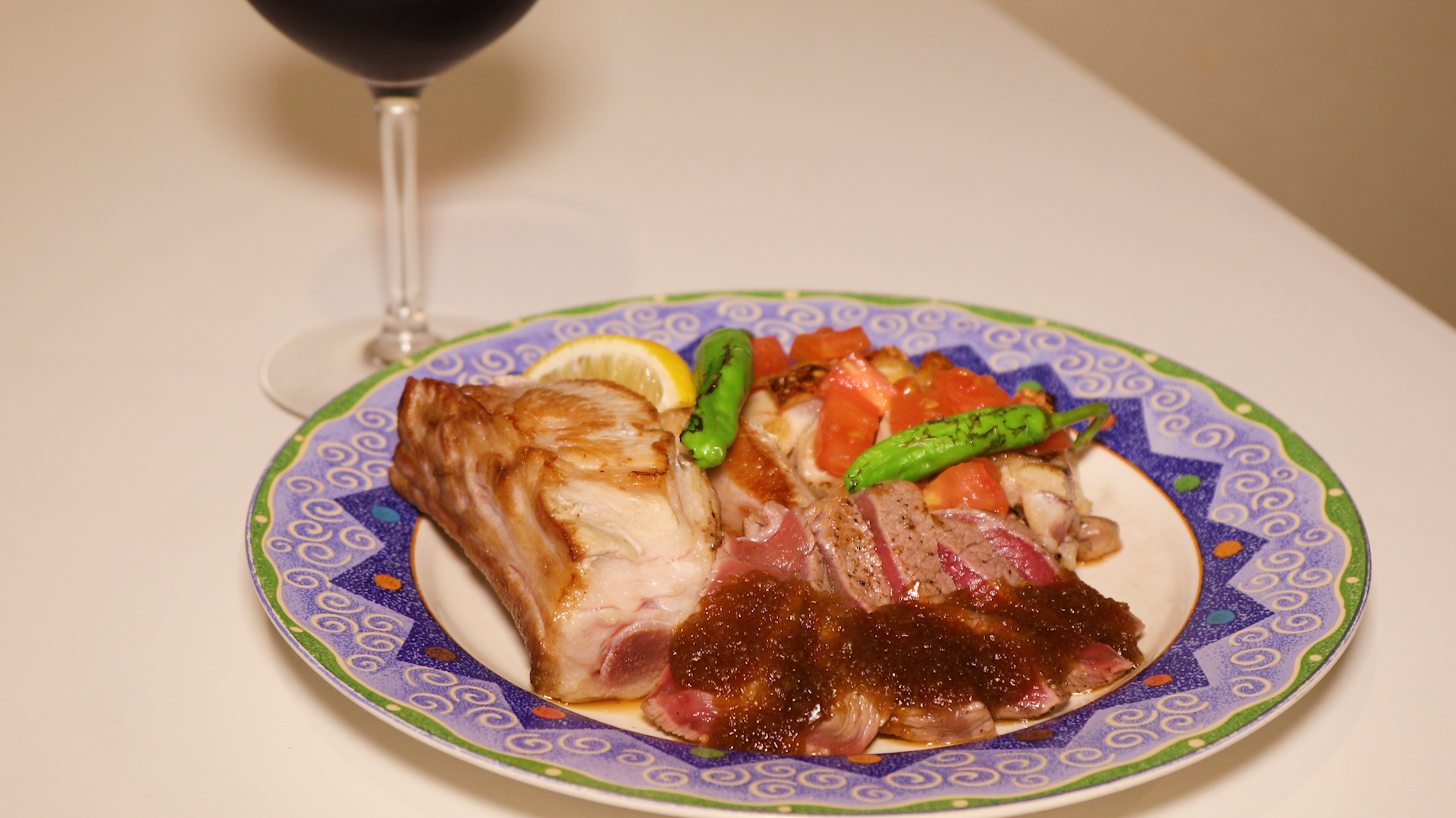 旨味たっぷり厳選肉料理を食べ比べ 朝まで飲めるおしゃれ肉バル ローリエプレス