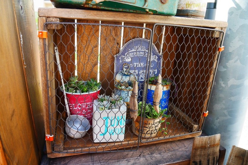 100均diyドリル 4 変幻自在な 焼き網 ワイヤーメッシュ は収納にもディスプレイにも ローリエプレス