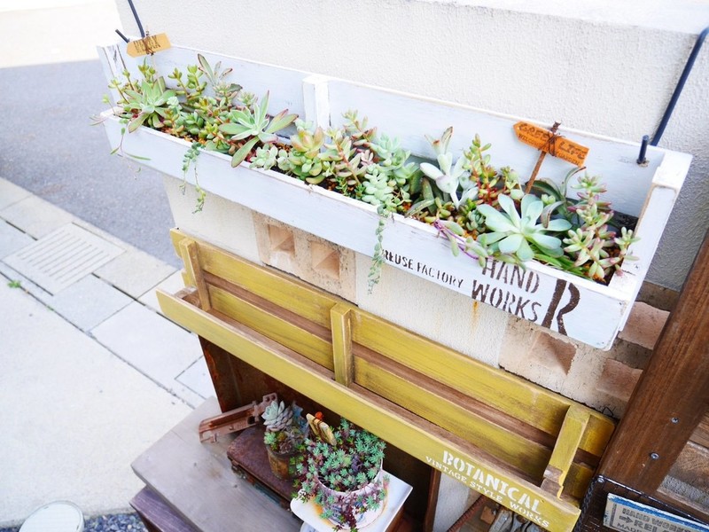 Diy お庭をオリジナリティあふれるステキ空間に ガーデンの簡単diyアイデア集 ローリエプレス