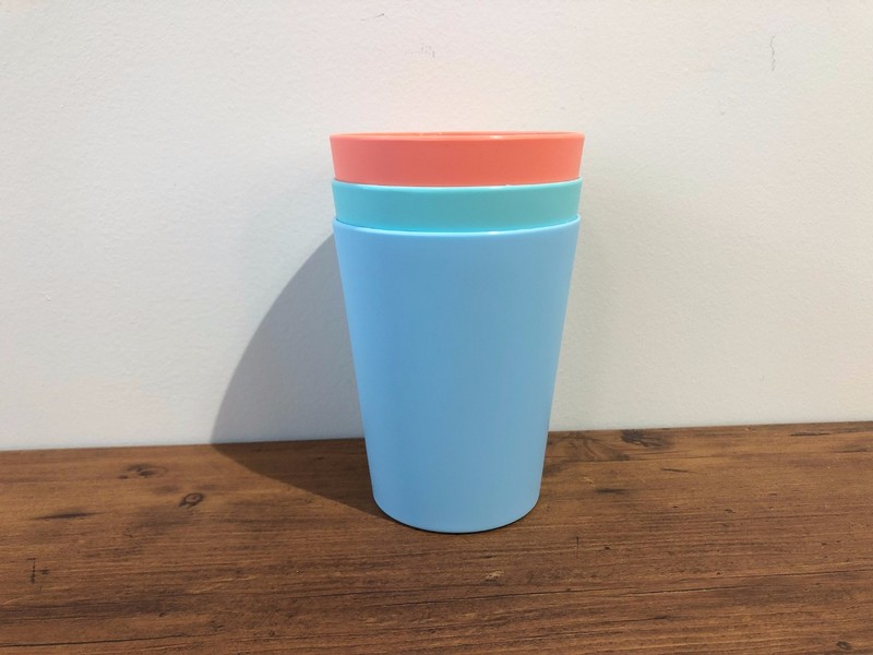 ダイソー 3つで100円 スタッキングできるテーブルウェアがリーズナブルすぎる ローリエプレス