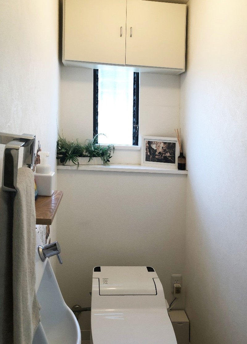約25分の簡単diy 狭いトイレは賃貸住宅でもokな壁掛け棚でスッキリ収納 ローリエプレス