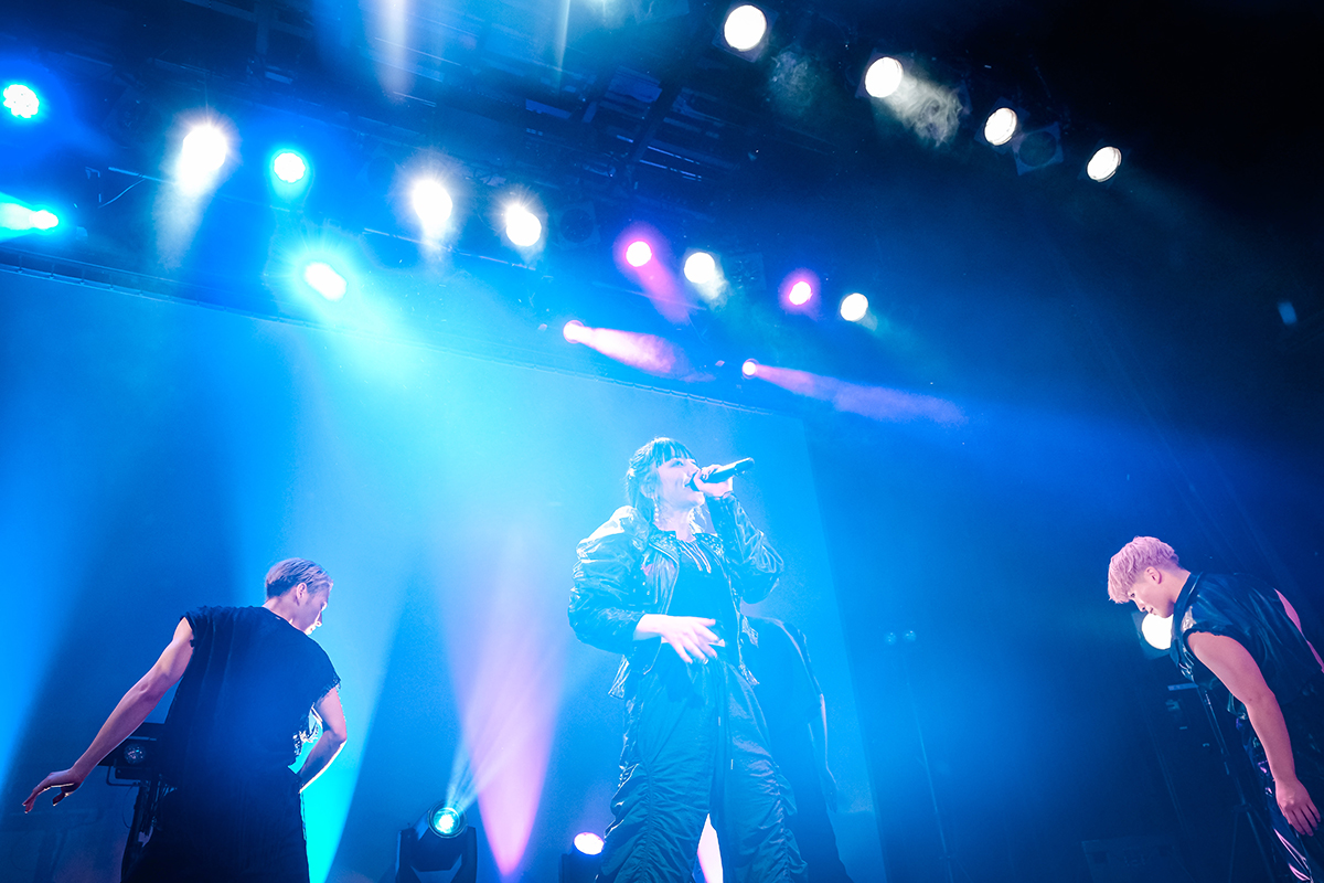 デビューから20年の軌跡を刻む、名曲連なるライブに――！玉置成実、20