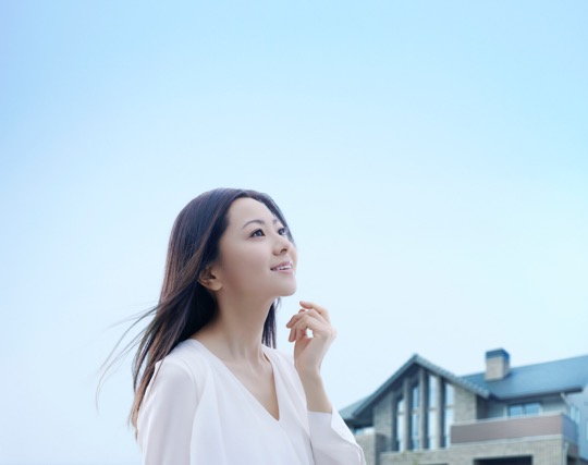 祝 デビュー周年 倉木麻衣 今夏オリジナルアルバム Let S Goal 薔薇色の人生 をリリース 19年4月15日 エキサイトニュース