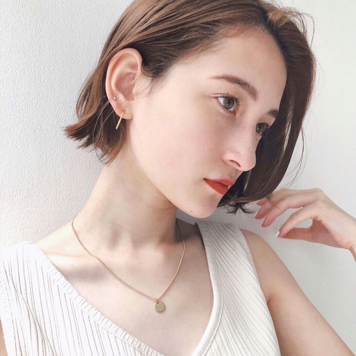 ワンランク上のお洒落ヘア 洗練切りっぱなしボブスタイル ローリエプレス