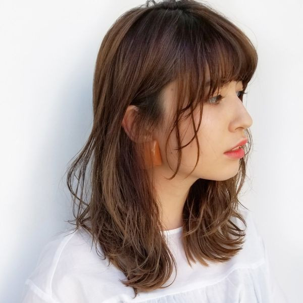 年最新 セミロングの髪型 ヘアスタイル選 かわいいも大人っぽいも叶う 前髪あり なし別おすすめヘアまとめ ローリエプレス