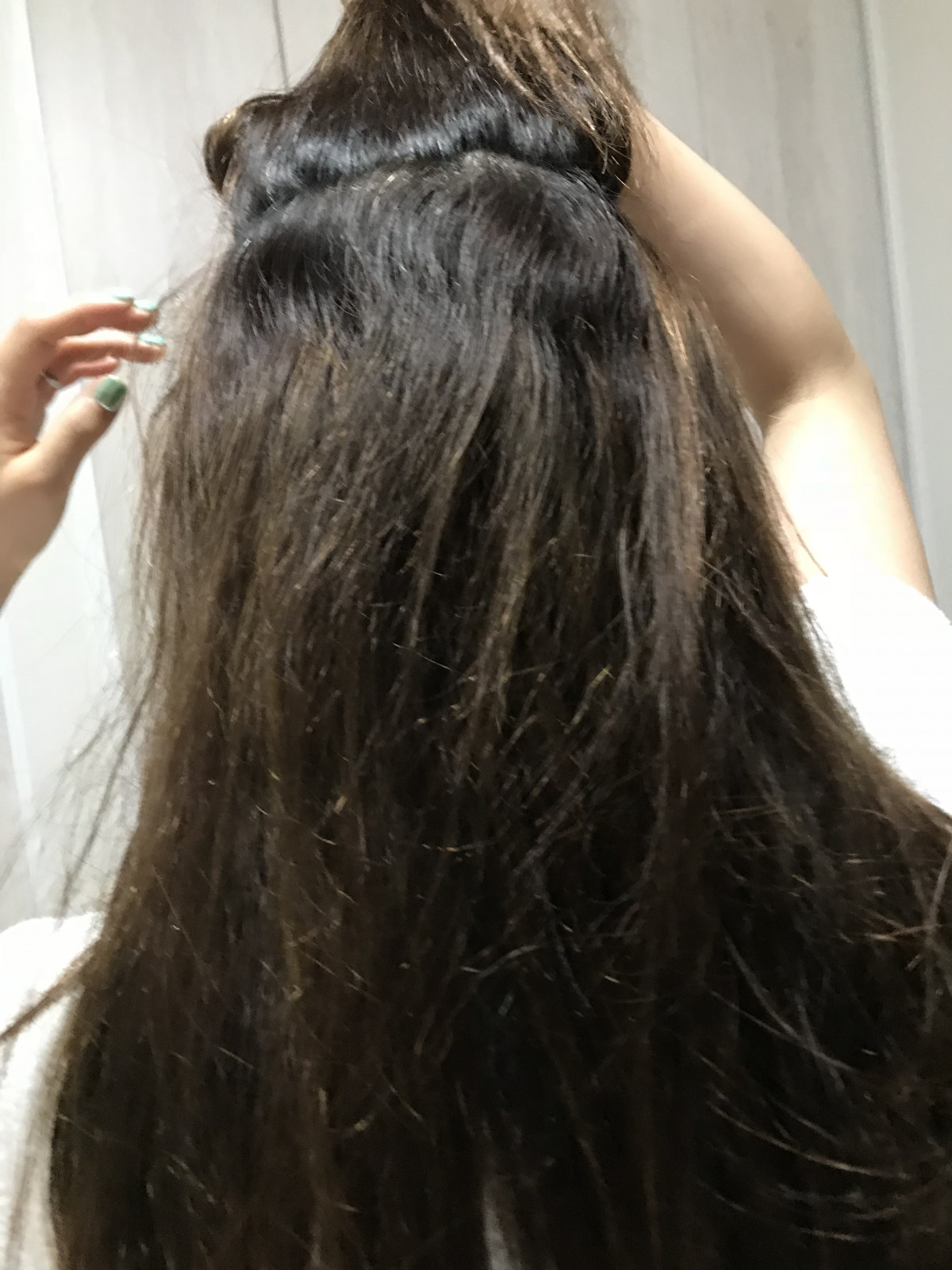天 パ 女 ひどい 髪型 天然パーマの女子高生に学校が「前髪作れ」と指示…髪型の強制に問題はない？