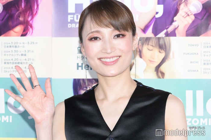 元宝塚雪組トップスター・望海風斗、アンジェラ・アキ復帰後初の提供