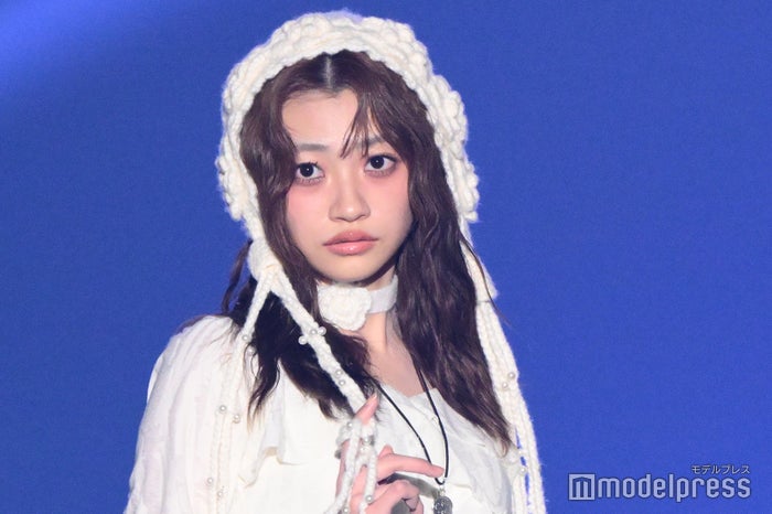 CUTIE STREET板倉可奈、バブーシュカ姿で微笑む レースが可愛い