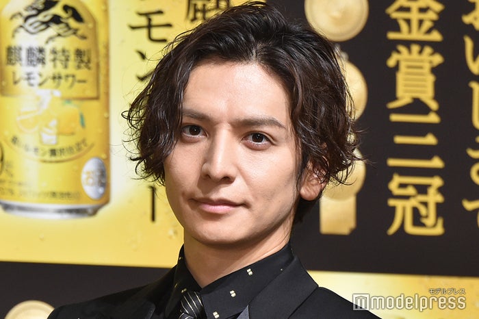 生田斗真 金メダル手に 輝きが違います 中村アンは髪型いじられ照れ笑い 21年6月24日 エキサイトニュース