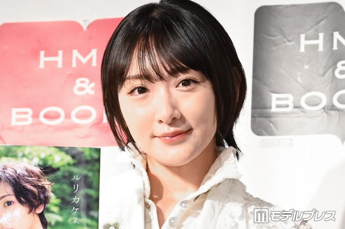 【イベント現場チェキ＆新品未開封本】生駒里奈さん写真集『ルリカケス』 乃木坂46 イベント現場チェキ＆新品未開封本】生駒里奈さん写真集『ルリカケス