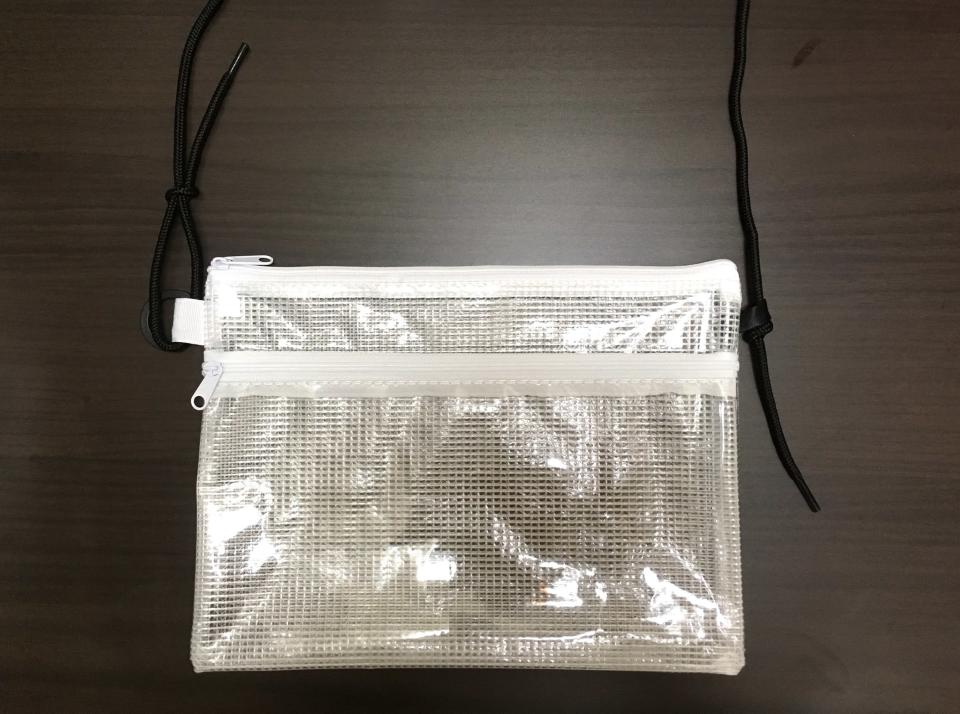 100均アイテムでできる 旬の クリアサコッシュ の作り方 ローリエプレス