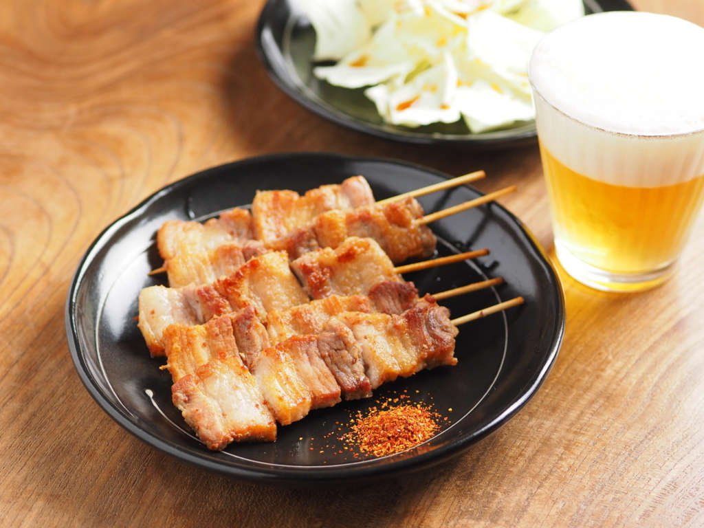 九州で「焼き鳥」といえばこれ！「豚バラ串」【今週は屋台の味】 (2017年9月11日) エキサイトニュース