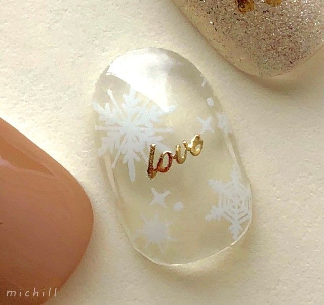 セリアのネイルシールとダイソーパーツでつくる 雪の結晶ネイル ローリエプレス