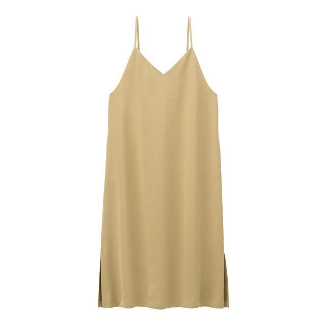 Snsで話題 トップスを変えるだけで秋にも着回せる万能ワンピ Guキャミソールワンピース ローリエプレス