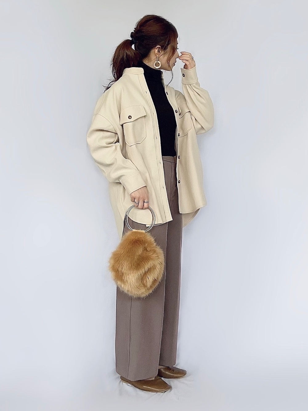 ユニクロの 黒タートルネックt がこの冬超使える お手本コーデ ローリエプレス