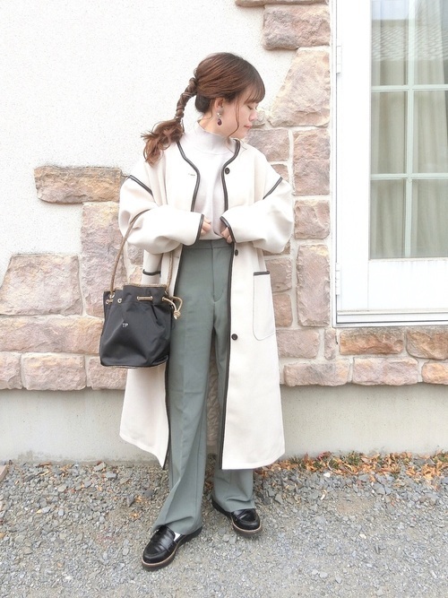 低身長さんに大人気 脚がスラッと見える Gu 美脚フレアパンツ ローリエプレス