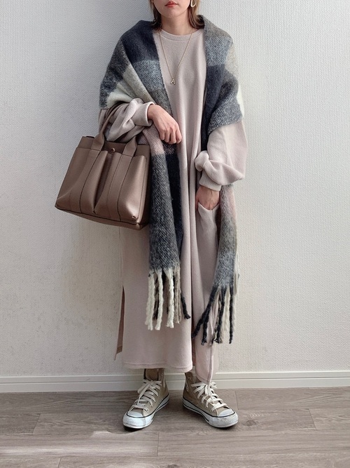 ラクでおしゃれ だからやめられない 21年冬 スニーカーコーデ ローリエプレス